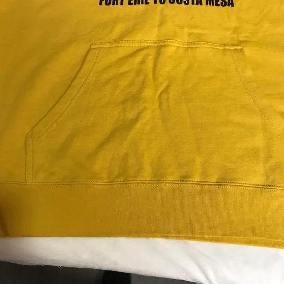 RVCA Matty Hoodie Men’s Size M Color Yelow Kangaroo Pocket Pullover 100% Cotton - Picture 3 of 14